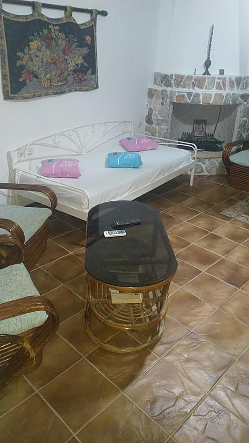 Вилла Το Πετρινο Agia Marina Mikrolimanou Экстерьер фото